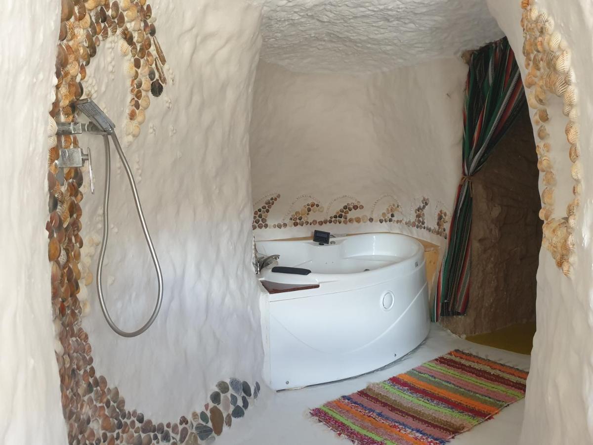 Vila Creatively Designed Cavehouse With Jacuzzi Gorafe Exteriér fotografie