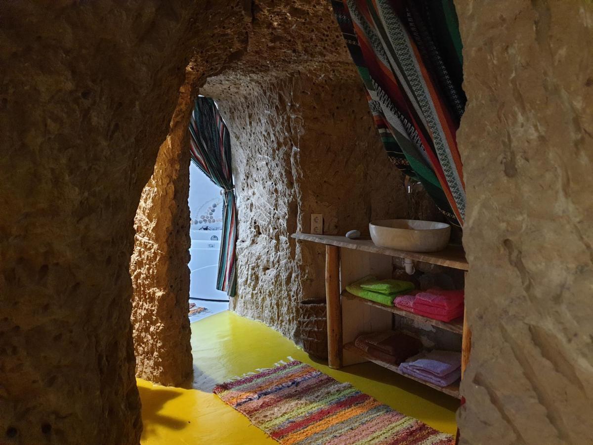 Vila Creatively Designed Cavehouse With Jacuzzi Gorafe Exteriér fotografie