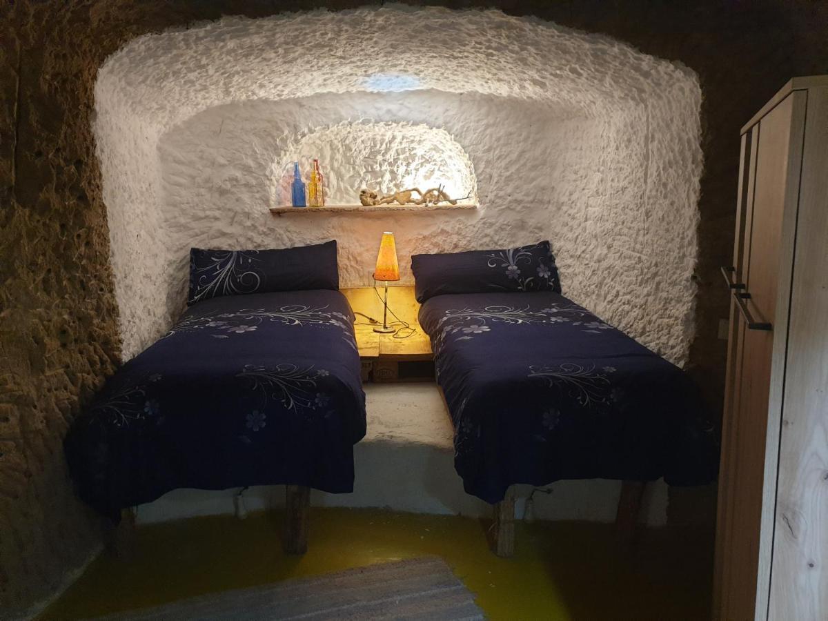 Vila Creatively Designed Cavehouse With Jacuzzi Gorafe Exteriér fotografie